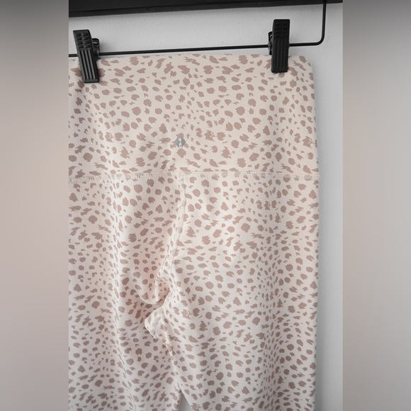 TAVI High Waisted Legging - Picture 7 of 9